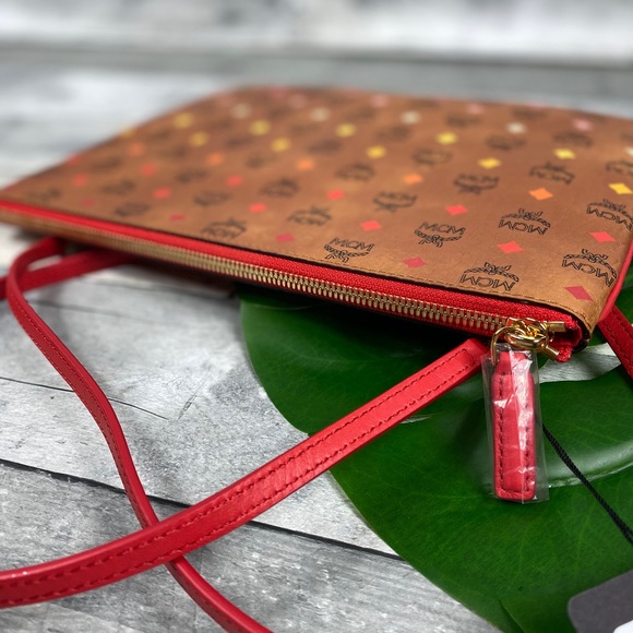 MCM cognac Diamond pouch bag purse crossbody - Picture 5 of 8